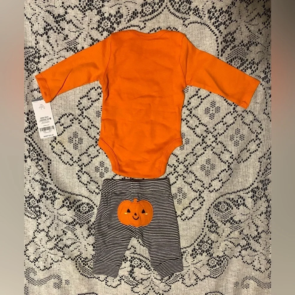 CARTERS - NEW - BABY 2 PIECE OUTFIT - (0) NEWBORN